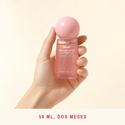 El frasco de 50 ml en la mano, como referencia de tamaño